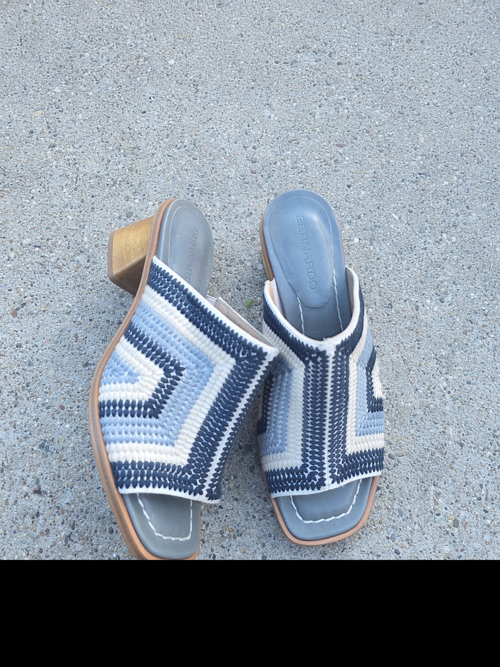 Bernardo Blue & White Woven Slide Sandals Size 6.5